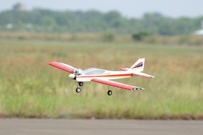 PHOENIX MODEL Sonic Low Wing MK2 GP/EP.25-.32 ARF Scale 1:10 - Image 3