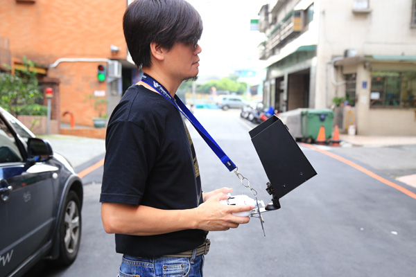 Singahobby Light Weight Transmitter Stand/FPV Attachment for Phantom - Image 3